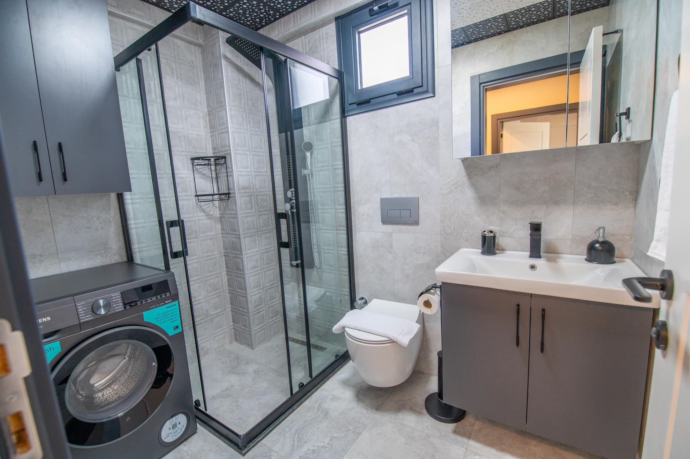 Royal Luxury Suites & Homes