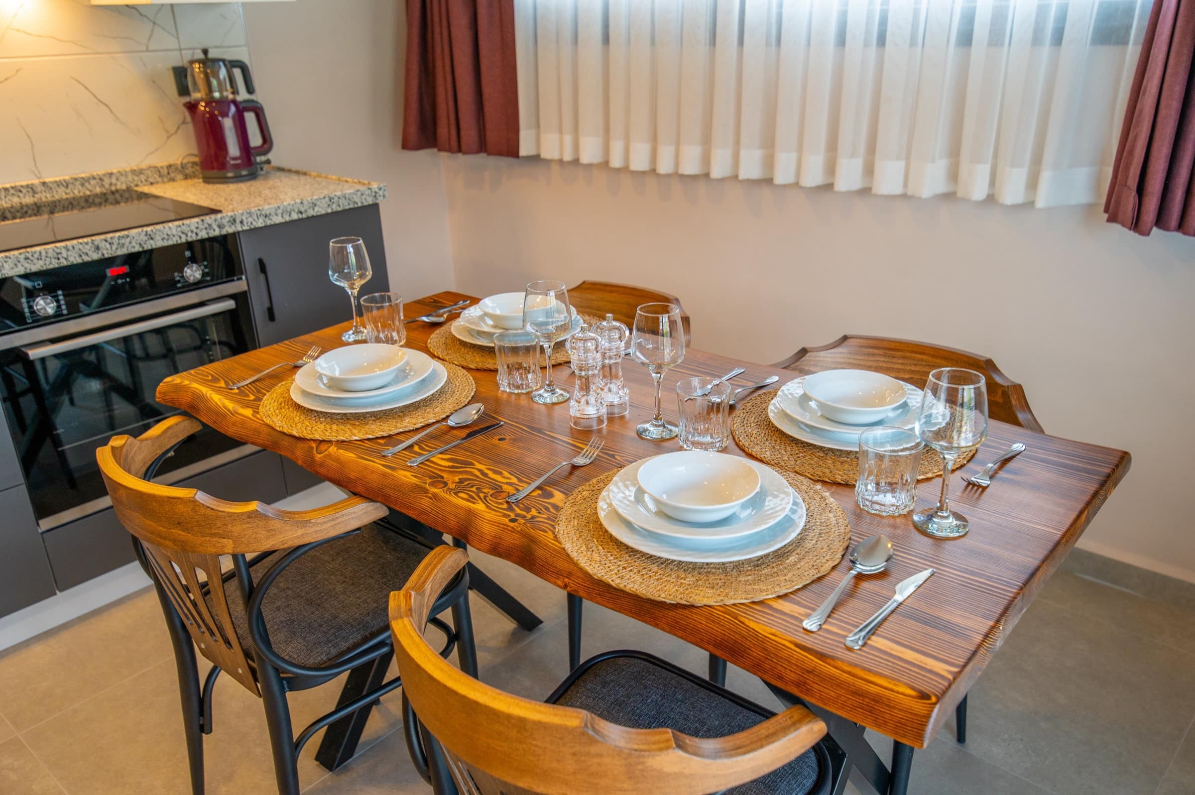 Royal Luxury Suites & Homes