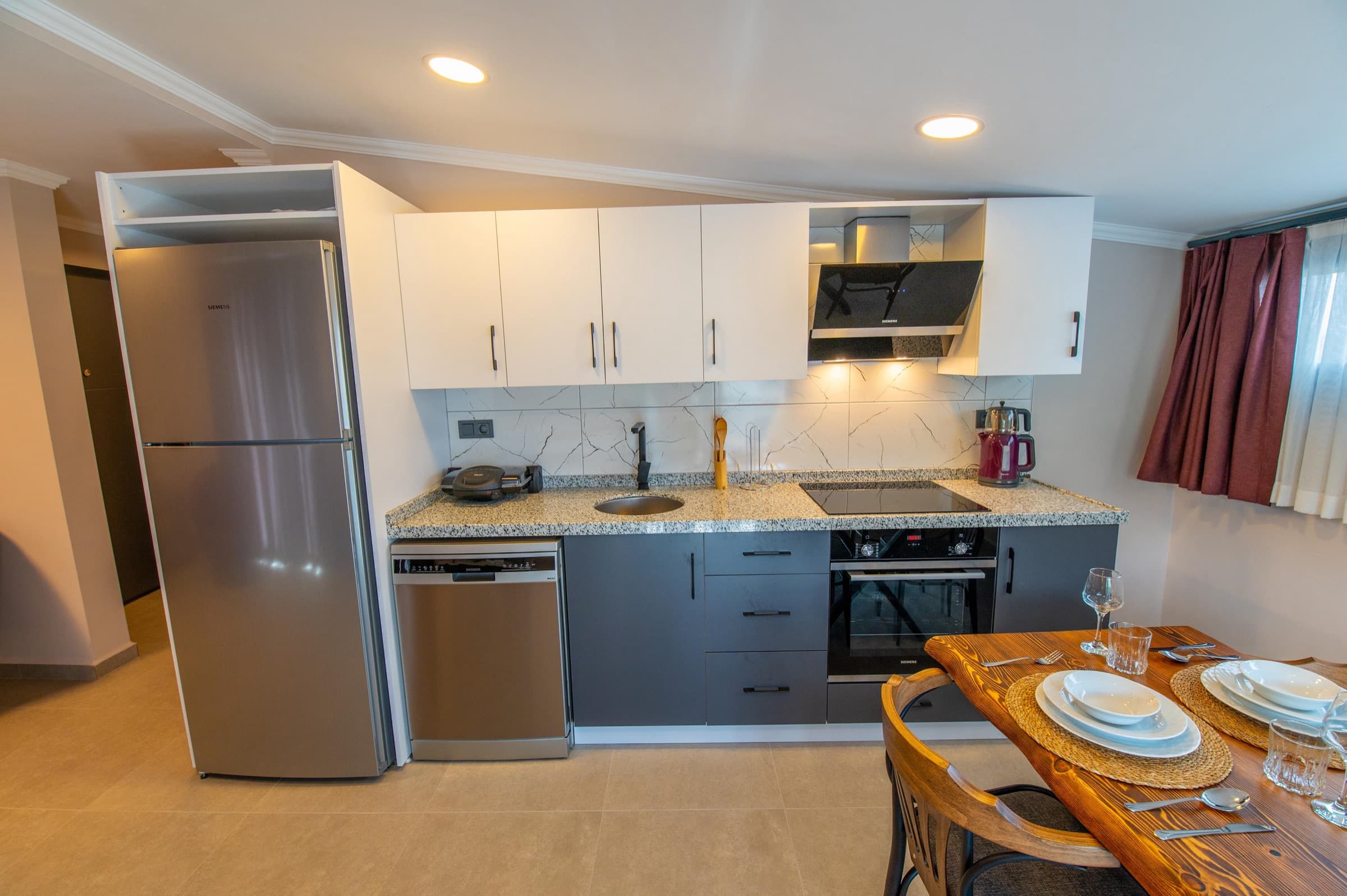 Royal Luxury Suites & Homes
