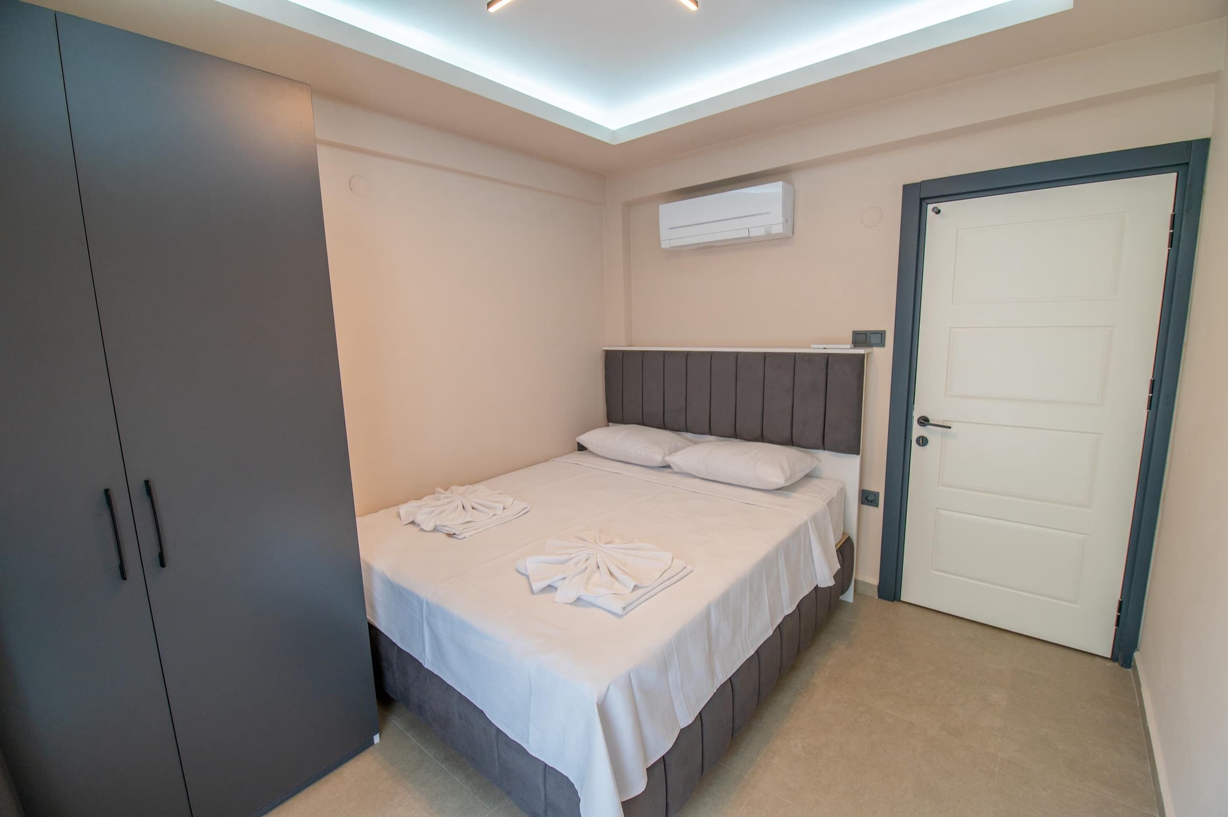Garden Suite — interior detail